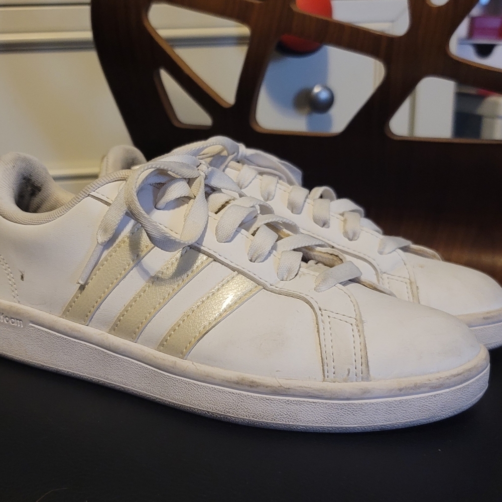 Adidas Sneakers